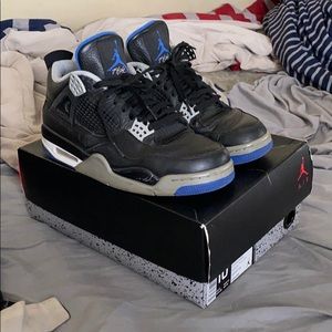 Air Jordan 4 Retro ‘Motorsports Alternate’